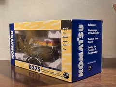 NEW! Diecast First Gear Komatsu D375A Crawler Bulldozer 1:50 WHITE SUNRISE