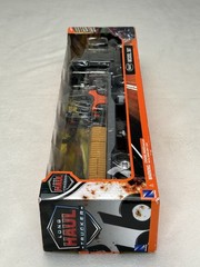 New-Ray 1:43 Long Haul Trucker Peterbilt Flatbed Forklift & Pallets – Model 387