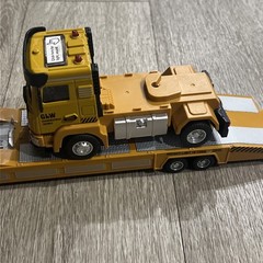 GLW Metal Models Engineering Series Semi Truck With Lights Sound Lowboy Trailer.