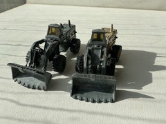 ERTL Front Loader Payloader 560 Diecast 1/50? Scale Diecast Metal Two Listed
