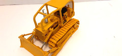 1:50 INTERNATIONAL HARVESTER TD-15 CRAWLER/DOZER W/Blade/Rops~ First Gear IH
