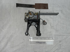 ODD RARE VINTAGE H.O. DIE CAST MOTORIZED CRANE / COAL LOADER FOR RESTORATION