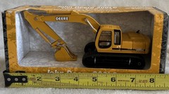 Ertl John Deere 200LC Tracked Excavator 1/50 Die-cast Metal Pression 2002