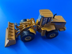 John Deere 744H Wheel Loader Diecast Toy Truck Yellow Construction Vehicle