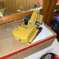 CAT 395 Front Shovel Tracked Excavator Diecast Model Yellow Black