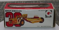 GRIP Zechin 36 Caterpillar CAT 621 Scrapper 1:110 Scale in Original Box Japan