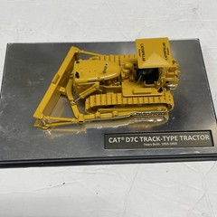 Diecast Masters 1/50 CAT Vintage D7C Track Type Tractor Dozer (85577) Sold As Is