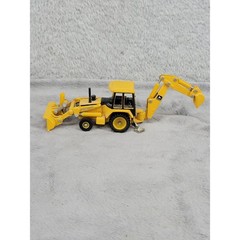 Ertl John Deere Backhoe Loader Diecast Toy Yellow Construction Vehicle 1/64