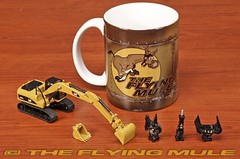 Diecast Masters 1:87 320D L Excavator w/4 Work Tools