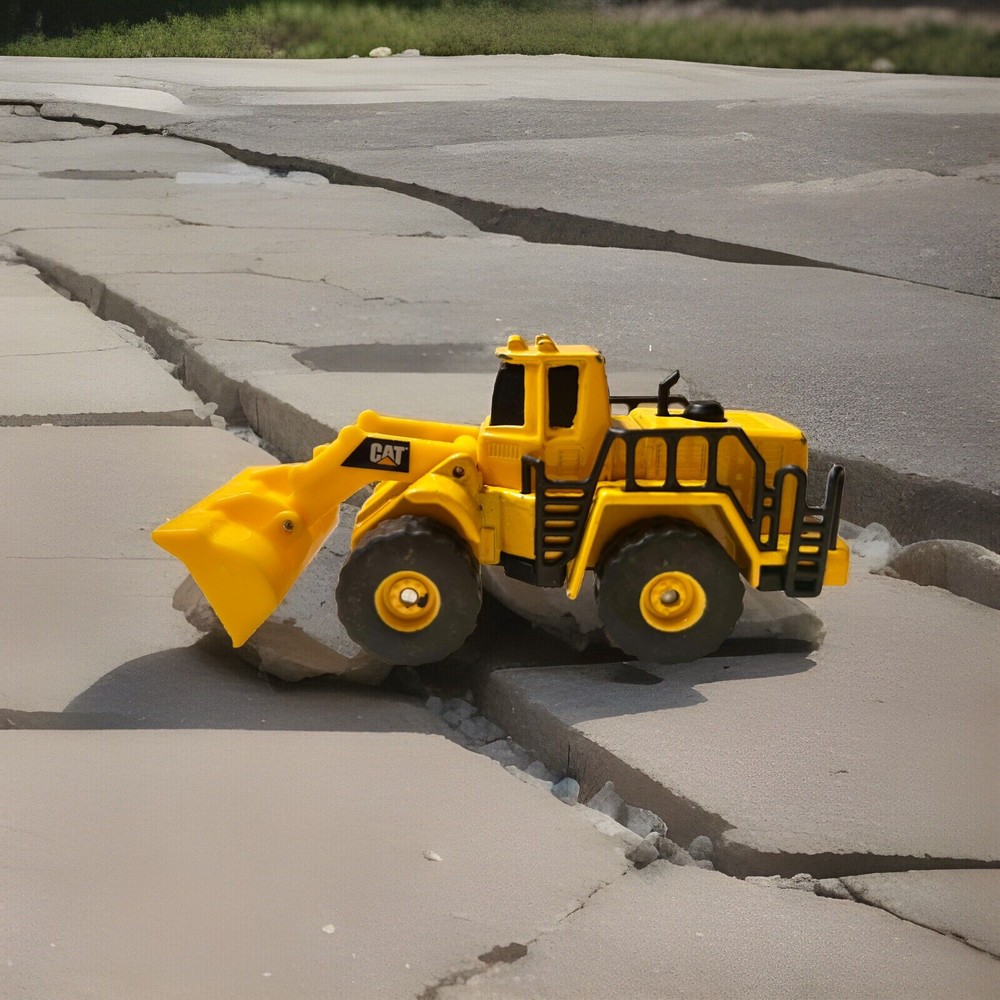 DOZER Funrise Cat Diecast Earthmover Loader 2019 Caterpillar Heavy Equipment 4”